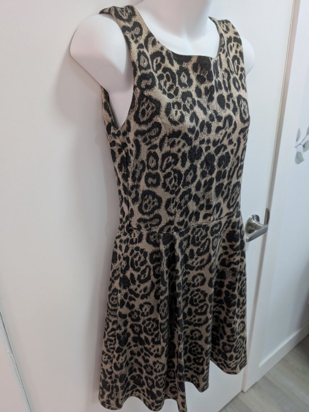 NEW - Picture 3 of 8